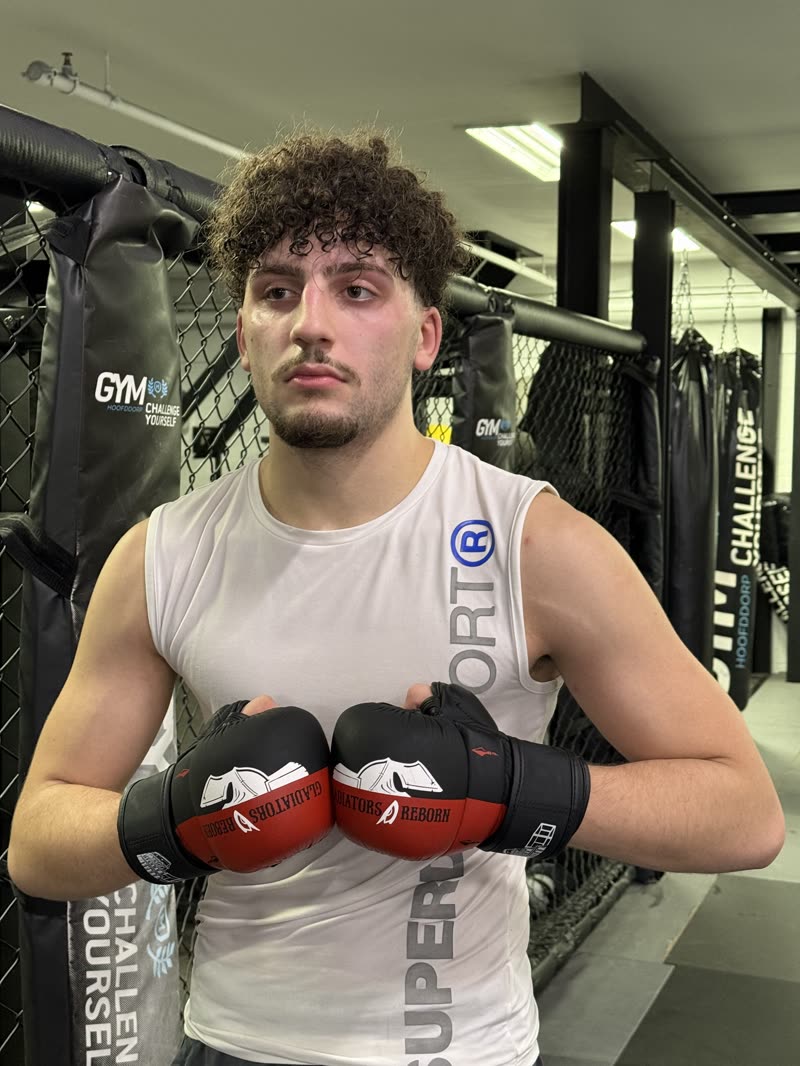 Fighter in the gym with the Red/Black Edition