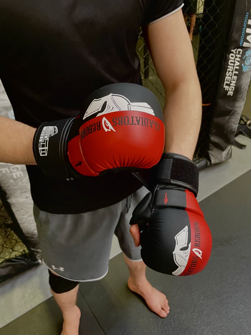 Red/Black gloves on, between rounds